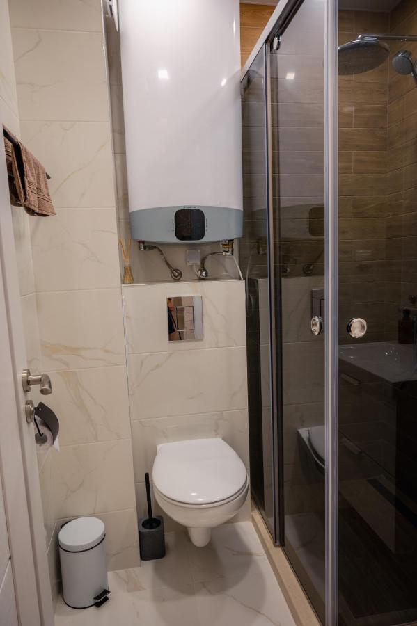 Emerald Suite With Private Parking Varna Exterior photo