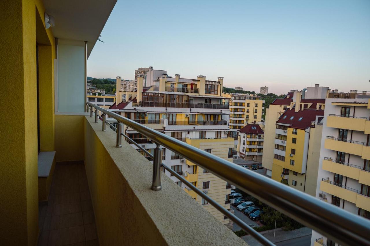 Emerald Suite With Private Parking Varna Exterior photo