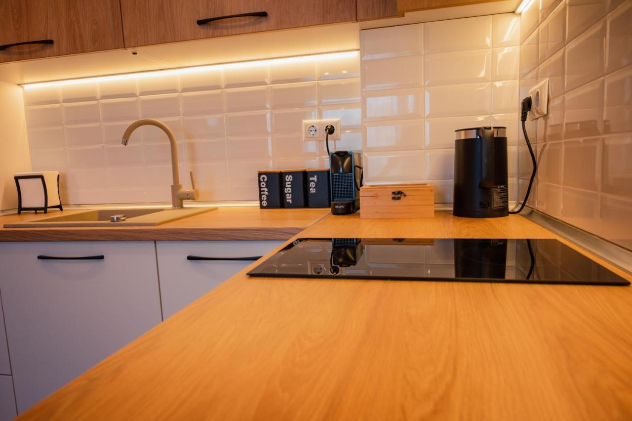 Emerald Suite With Private Parking Varna Exterior photo
